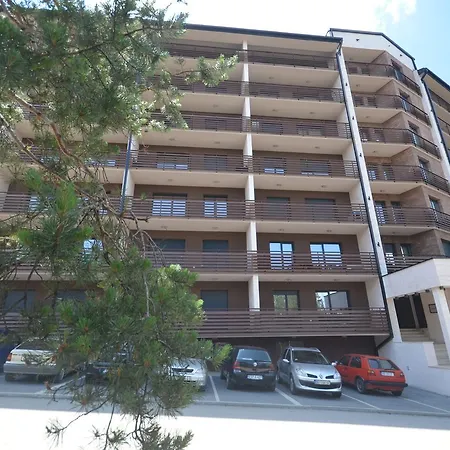 Pino Bianco 1 - Pekovic Apartament *