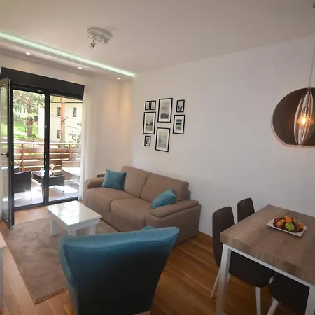 Pino Bianco 1 - Pekovic Apartament *